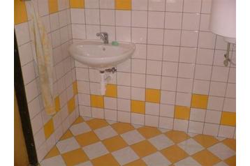 Cehia Chata Víchová nad Jizerou, Exteriorul